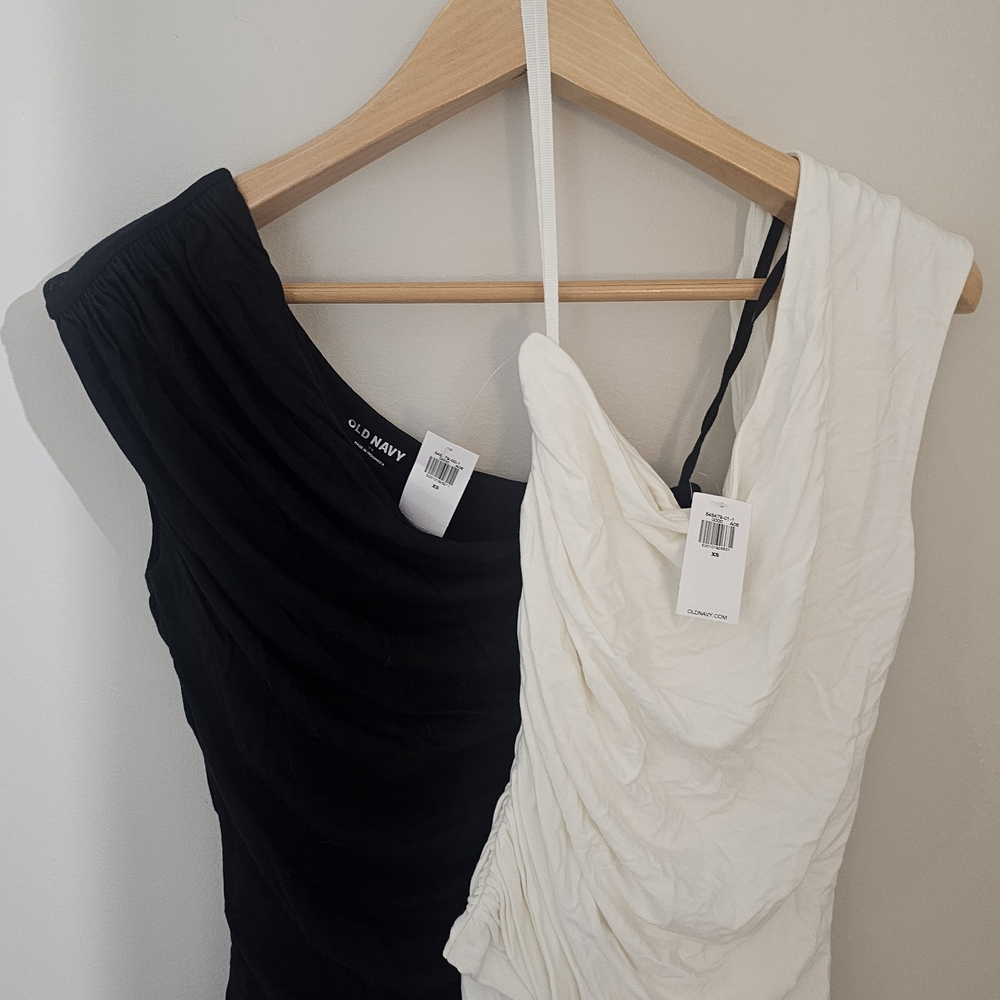 Old Navy 2PC Lot XS NWT Cropped Ruched One Shoulder Tanks Black & Cream